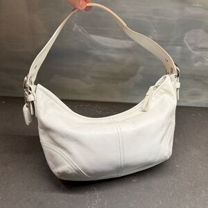 Elegant Coach White Leather Women's Bag